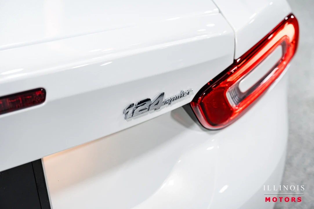 2017 Fiat 124 Spider - Image 14 of 21