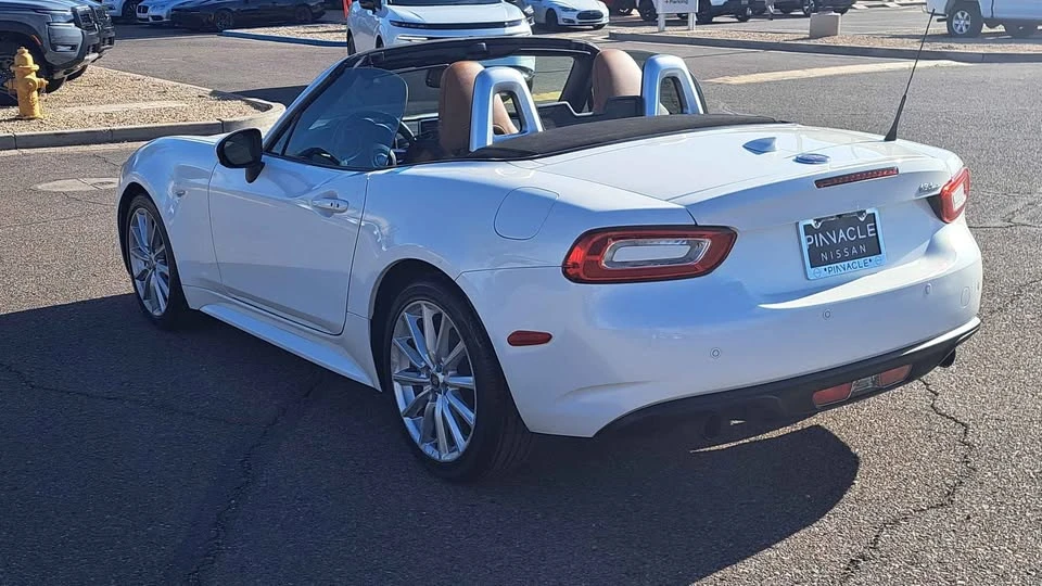 2017 Fiat 124 Spider - Image 2 of 3