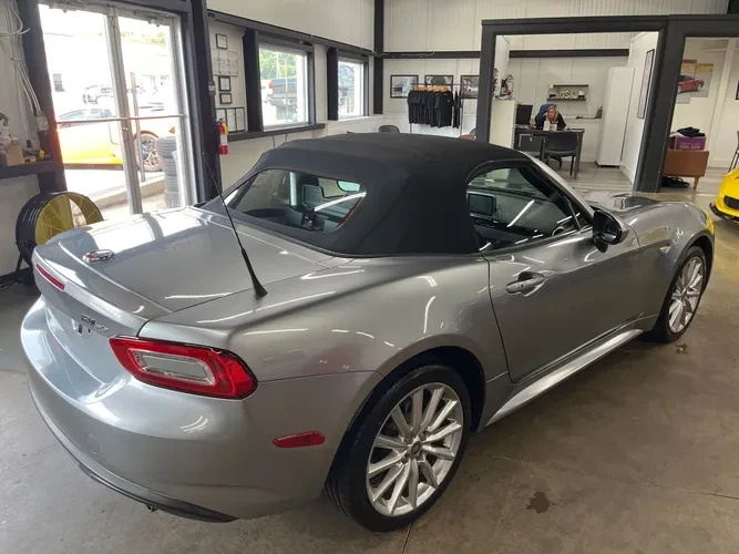 2017 Fiat 124 Spider - Image 6 of 18