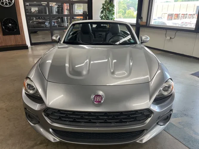 2017 Fiat 124 Spider - Image 9 of 18