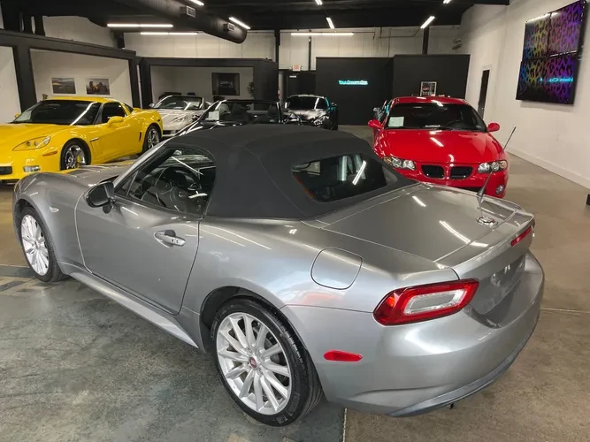 2017 Fiat 124 Spider - Image 4 of 18
