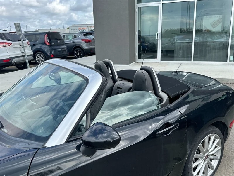 2017 Fiat 124 Spider - Image 2 of 10
