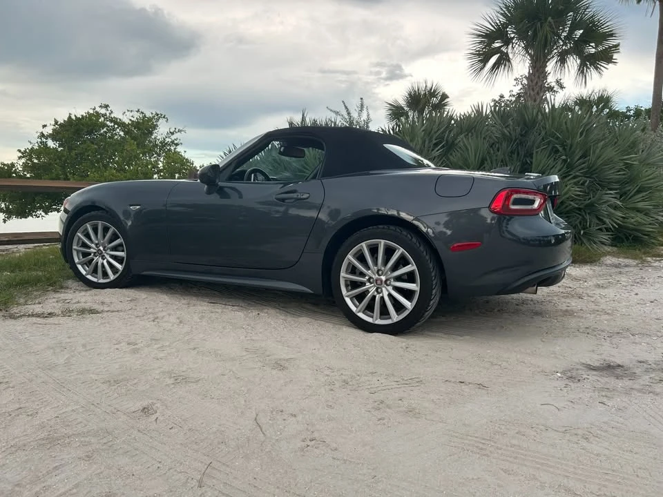 2017 Fiat 124 Spider - Image 4 of 9
