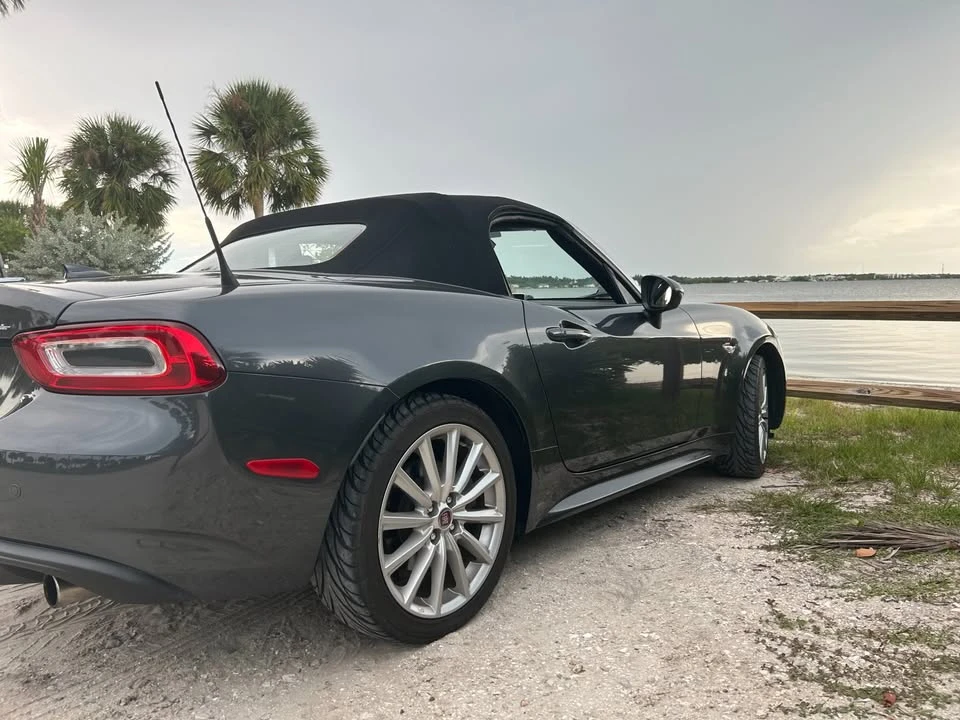 2017 Fiat 124 Spider - Image 5 of 9
