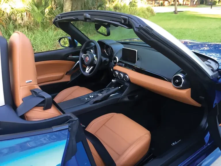 2017 Fiat 124 Spider - Image 7 of 7