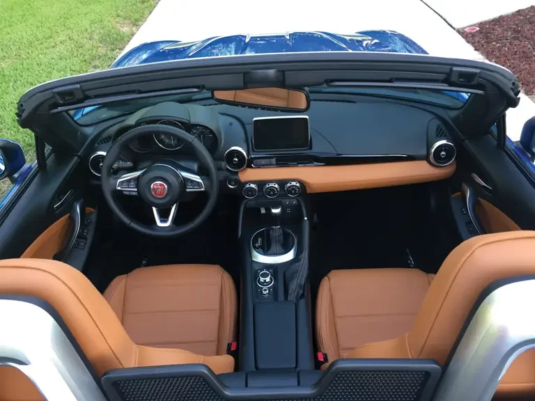 2017 Fiat 124 Spider - Image 4 of 7