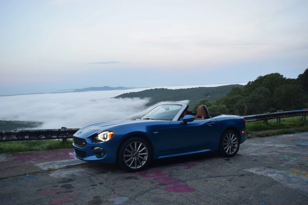 2017 Fiat 124 Spider - Image 18 of 31
