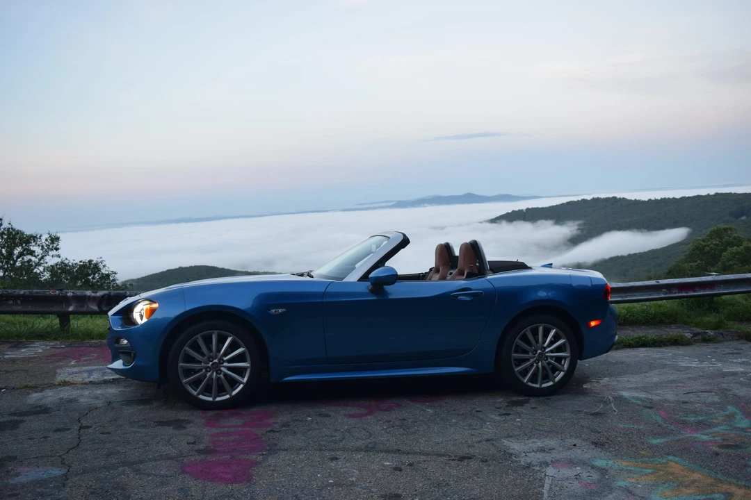 2017 Fiat 124 Spider - Image 23 of 31
