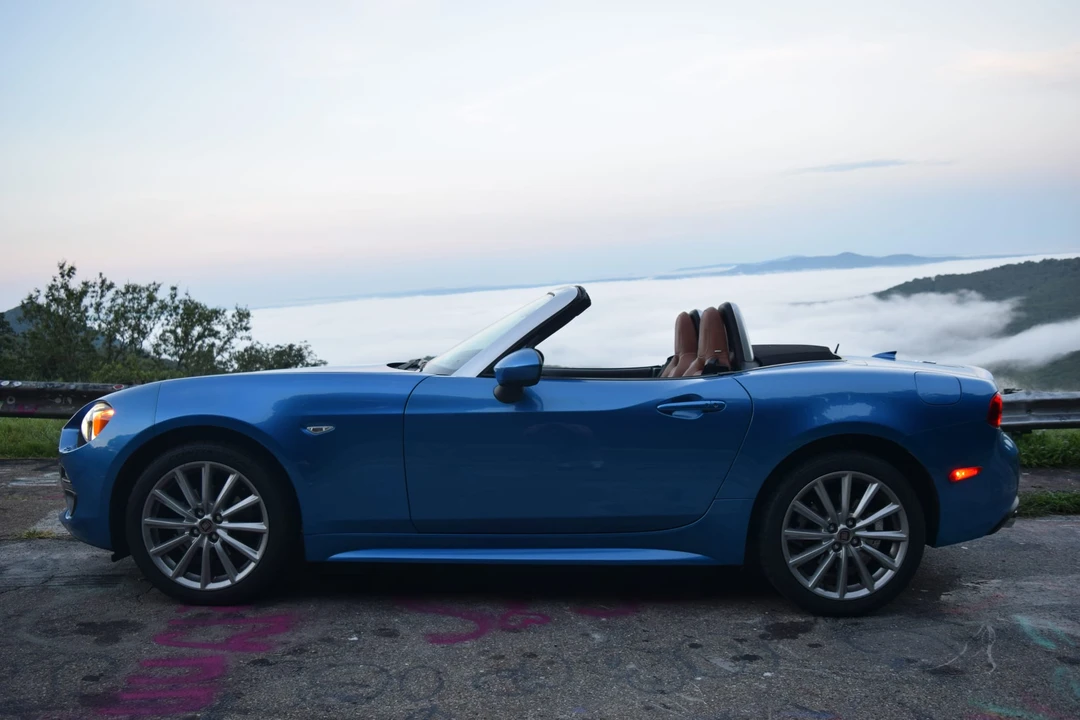 2017 Fiat 124 Spider - Image 22 of 31