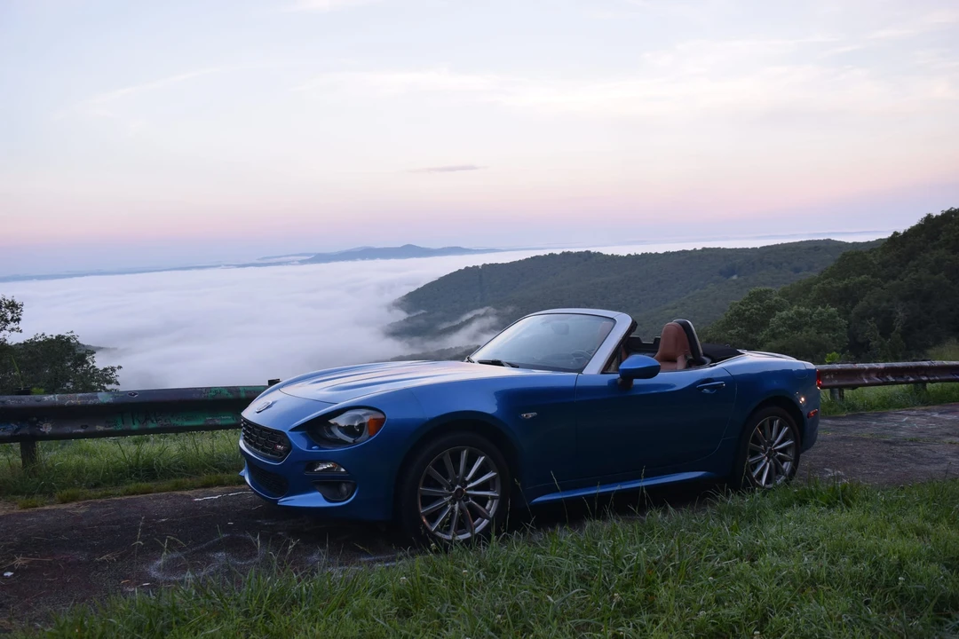 2017 Fiat 124 Spider - Image 24 of 31
