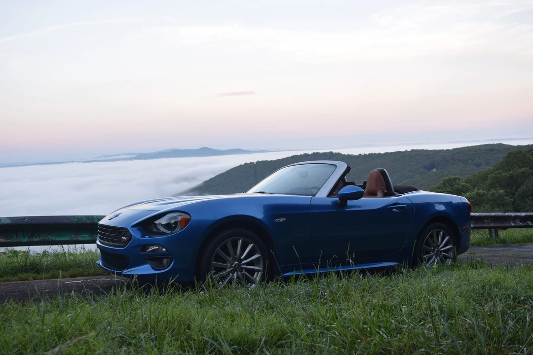 2017 Fiat 124 Spider - Image 17 of 31