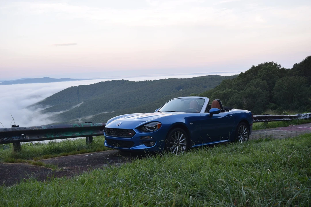 2017 Fiat 124 Spider - Image 16 of 31