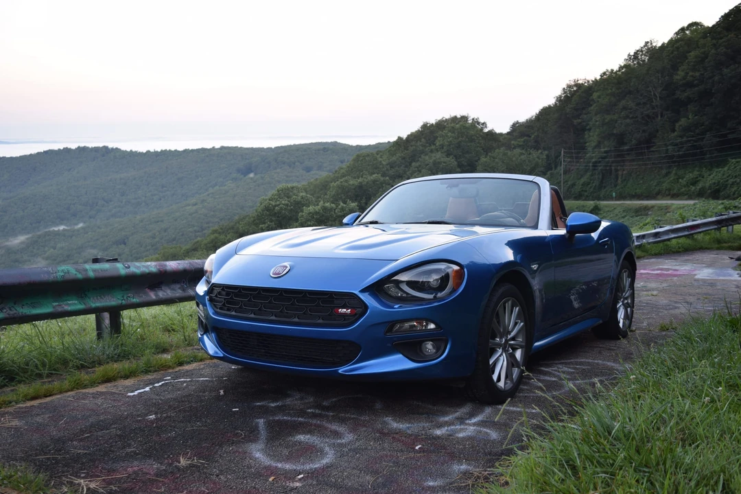 2017 Fiat 124 Spider - Image 14 of 31
