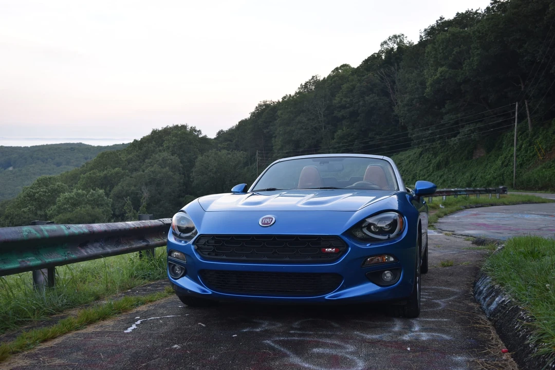 2017 Fiat 124 Spider - Image 11 of 31