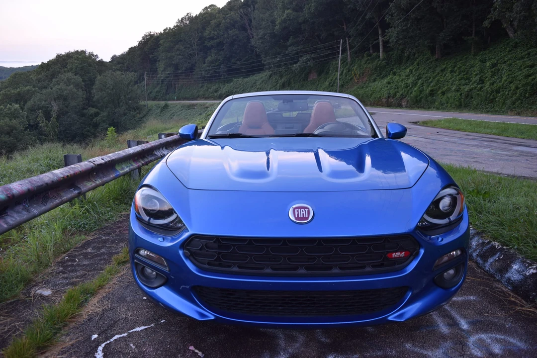 2017 Fiat 124 Spider - Image 9 of 31