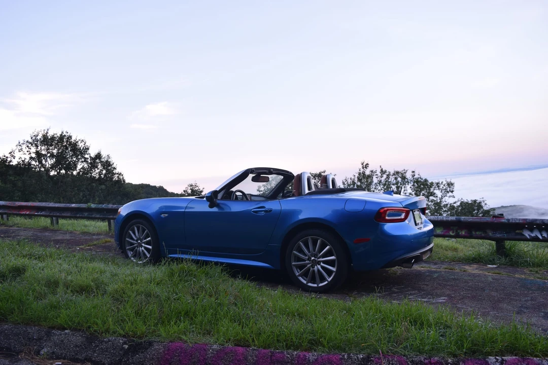 2017 Fiat 124 Spider - Image 26 of 31