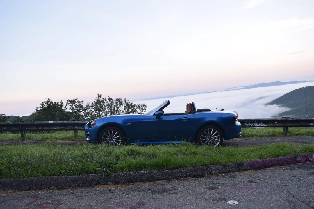 2017 Fiat 124 Spider - Image 21 of 31