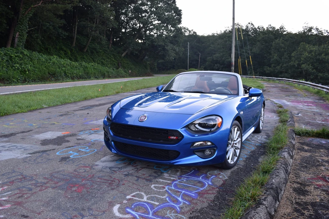 2017 Fiat 124 Spider - Image 13 of 31