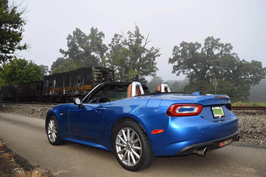 2017 Fiat 124 Spider - Image 29 of 31