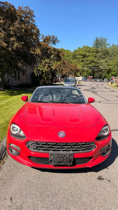 2017 Fiat 124 Spider - Image 10 of 11