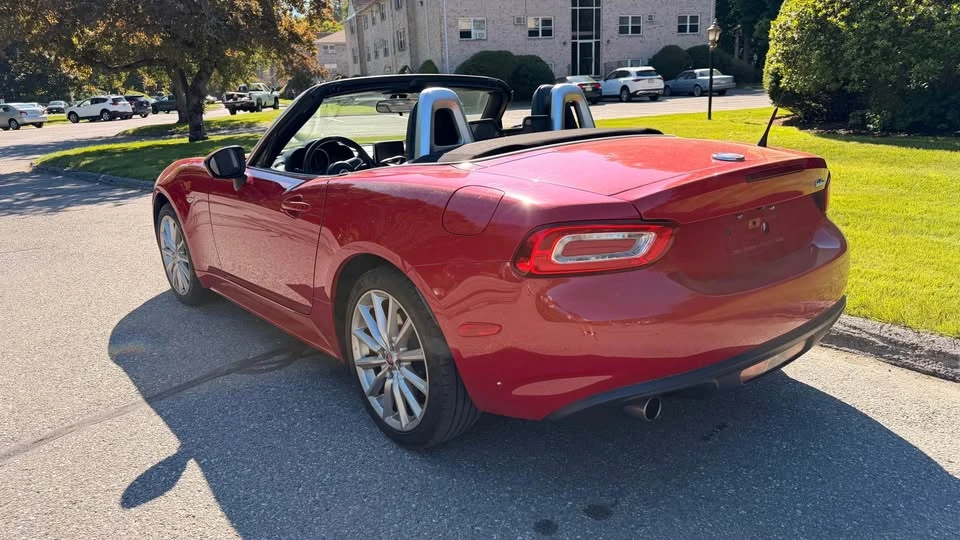 2017 Fiat 124 Spider - Image 2 of 11