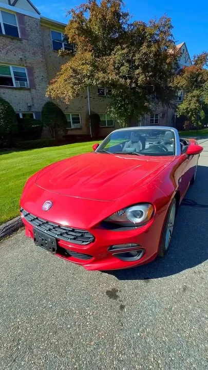 2017 Fiat 124 Spider - Image 11 of 11