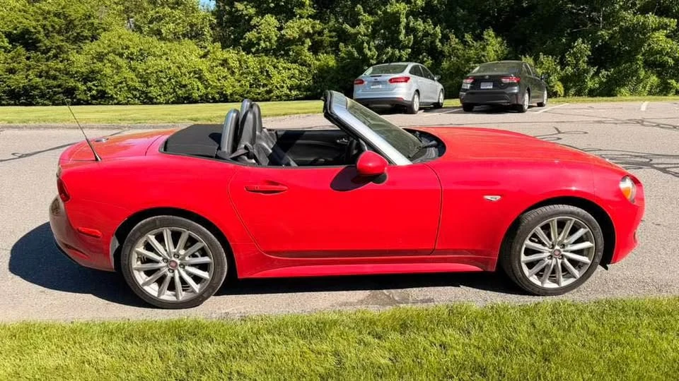 2017 Fiat 124 Spider - Image 2 of 9