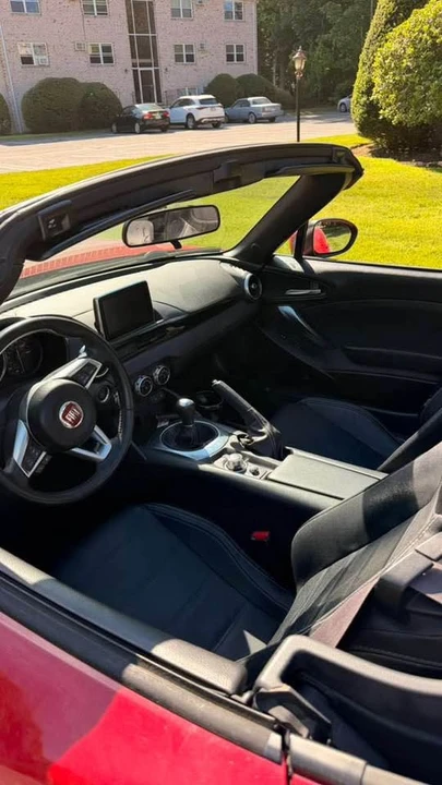 2017 Fiat 124 Spider - Image 6 of 9