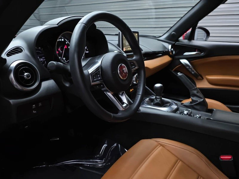 2017 Fiat 124 Spider - Image 13 of 20