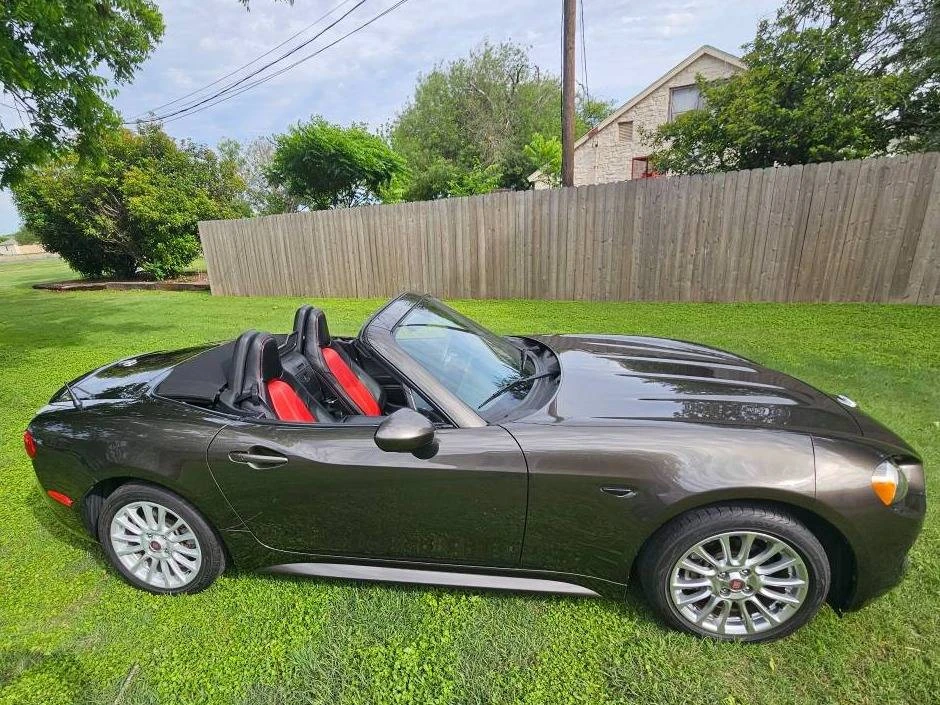 2017 Fiat 124 Spider - Image 17 of 17