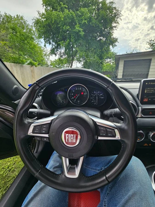 2017 Fiat 124 Spider - Image 13 of 17