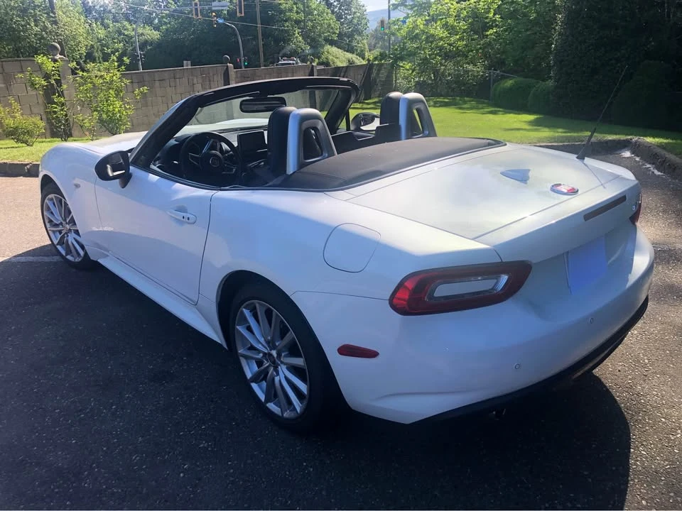 2017 Fiat 124 Spider - Image 2 of 9