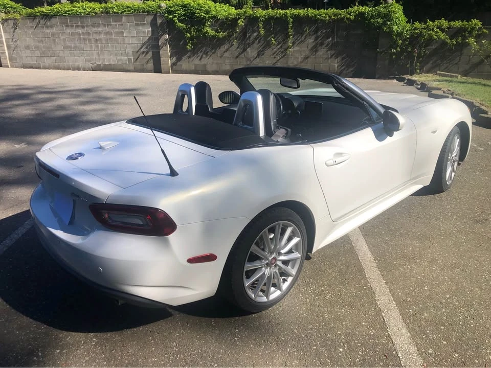 2017 Fiat 124 Spider - Image 9 of 9