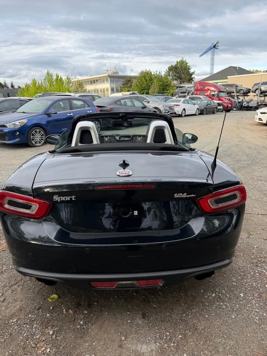 2017 Fiat 124 Spider - Image 8 of 20