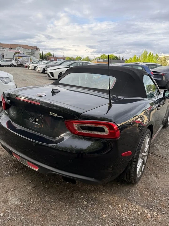 2017 Fiat 124 Spider - Image 13 of 20