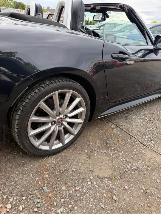 2017 Fiat 124 Spider - Image 11 of 20