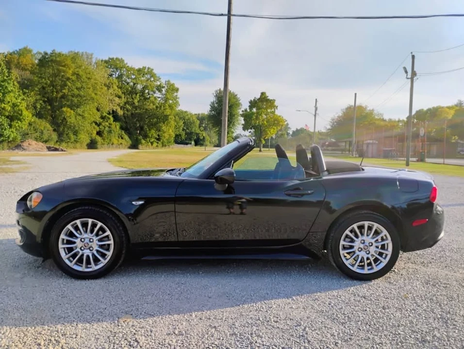 2017 Fiat 124 Spider - Image 13 of 20