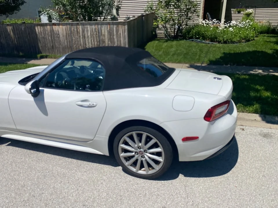 2017 Fiat 124 Spider - Image 2 of 6
