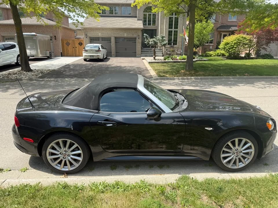 2017 Fiat 124 Spider - Image 2 of 7