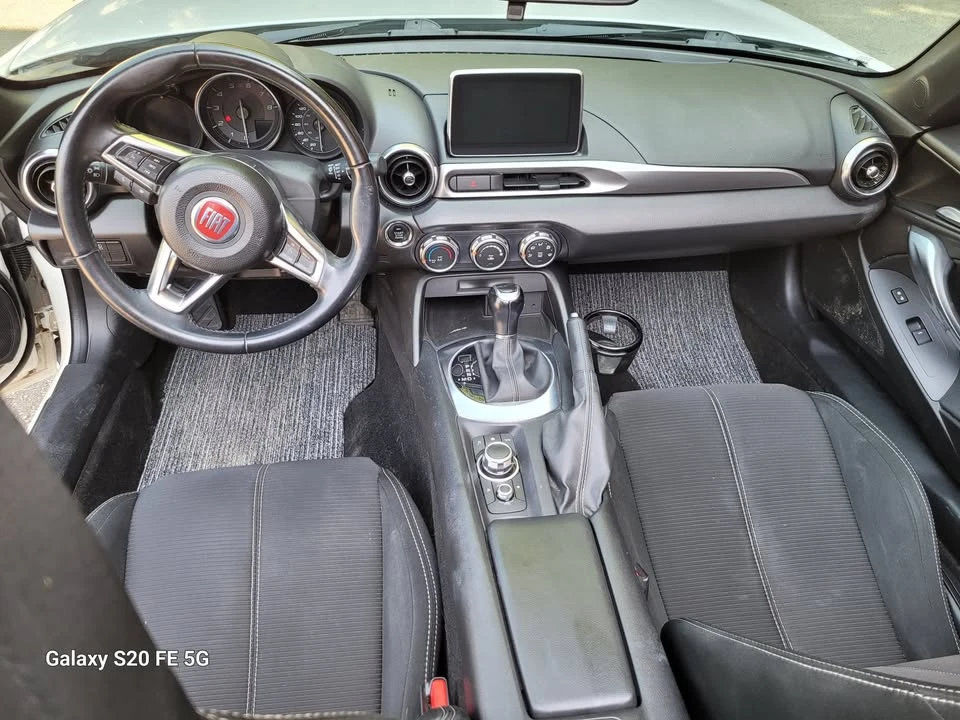 2017 Fiat 124 Spider - Image 12 of 20
