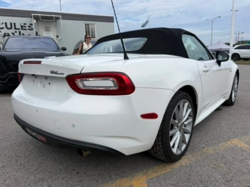 2017 Fiat 124 Spider - Image 12 of 20