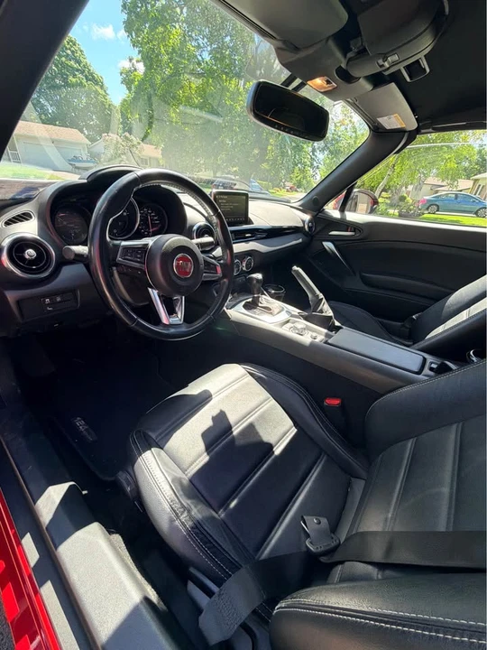 2017 Fiat 124 Spider - Image 10 of 20