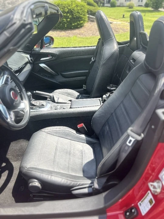 2017 Fiat 124 Spider - Image 9 of 17