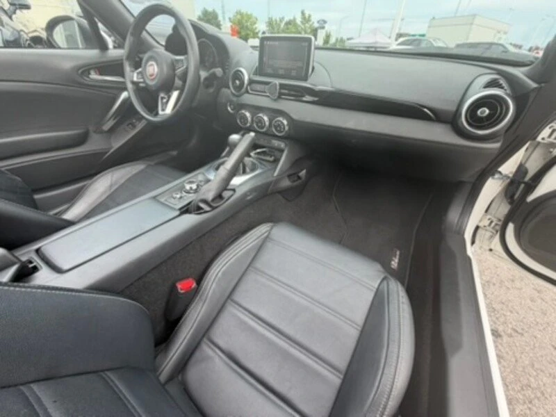 2017 Fiat 124 Spider - Image 19 of 20