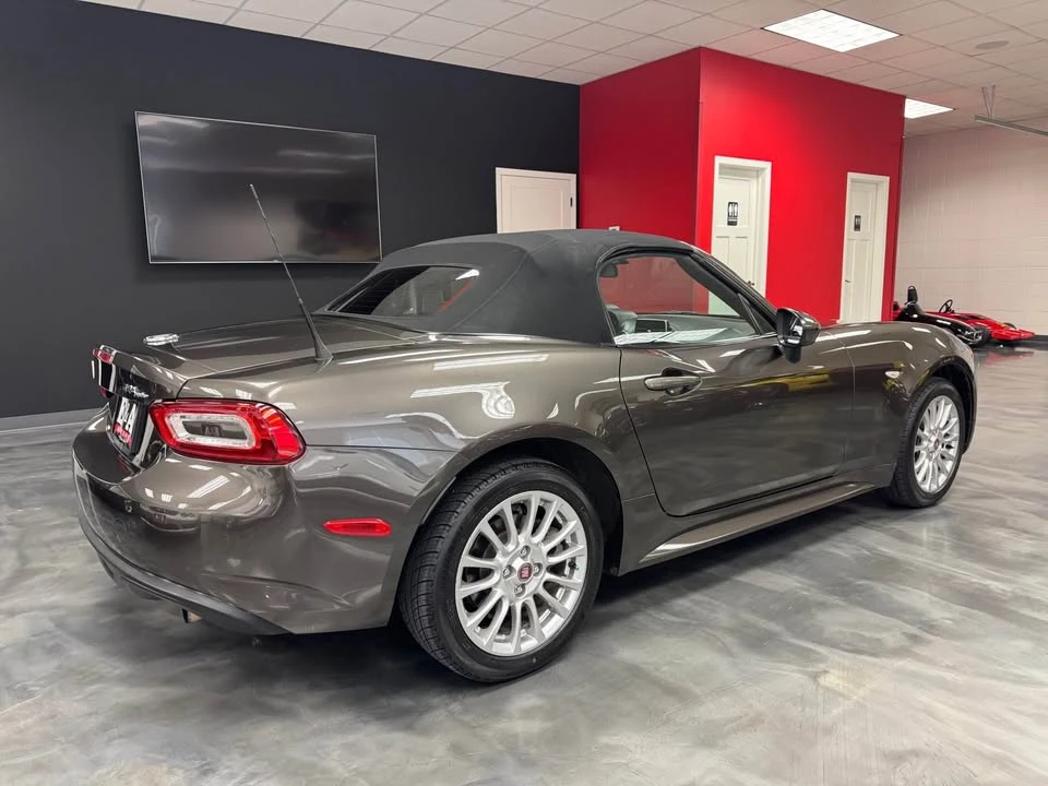 2017 Fiat 124 Spider - Image 11 of 20