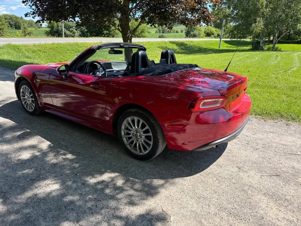 2017 Fiat 124 Spider - Image 4 of 8