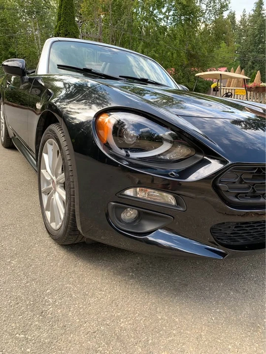 2017 Fiat 124 Spider - Image 2 of 12