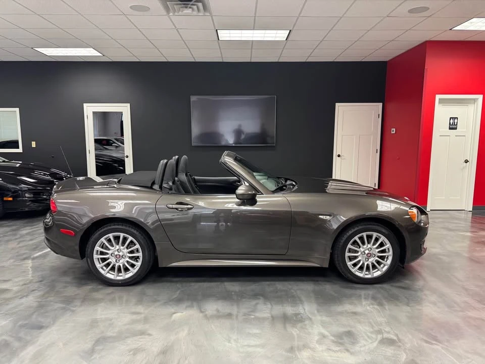 2017 Fiat 124 Spider - Image 2 of 20