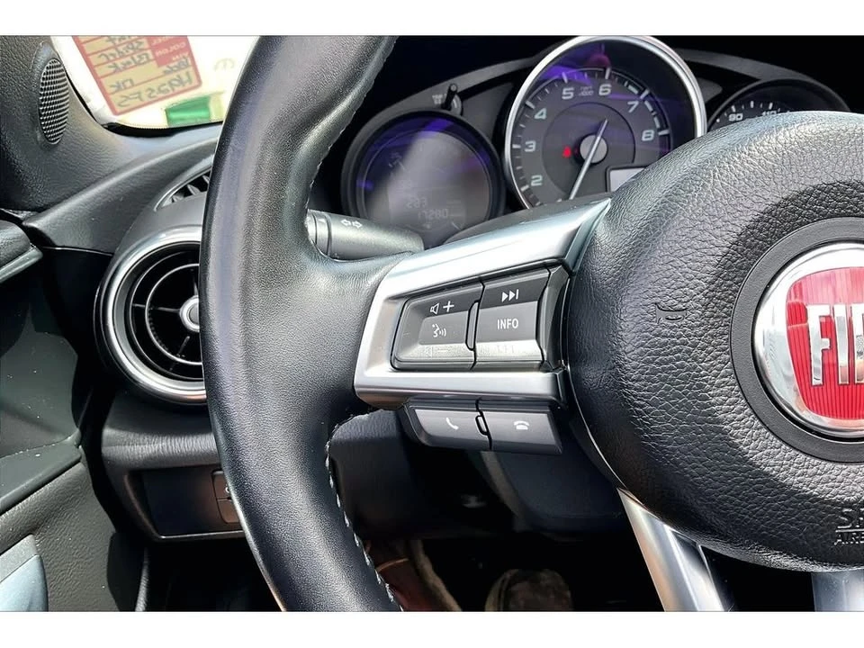 2017 Fiat 124 Spider - Image 11 of 20