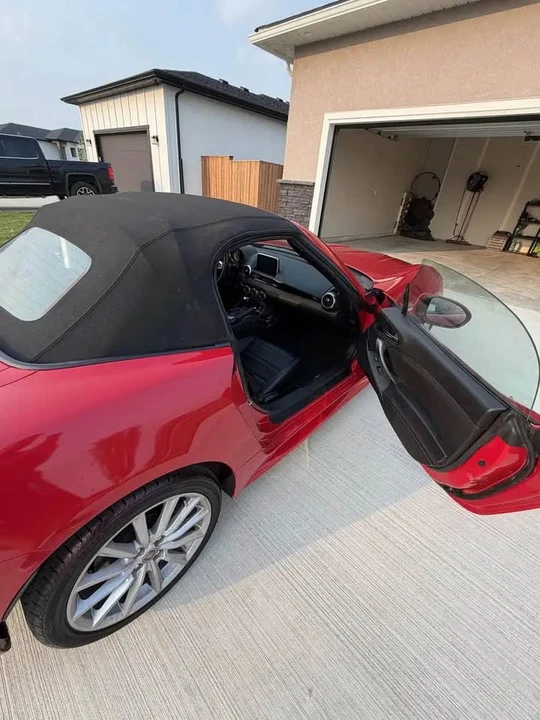 2017 Fiat 124 Spider - Image 7 of 8